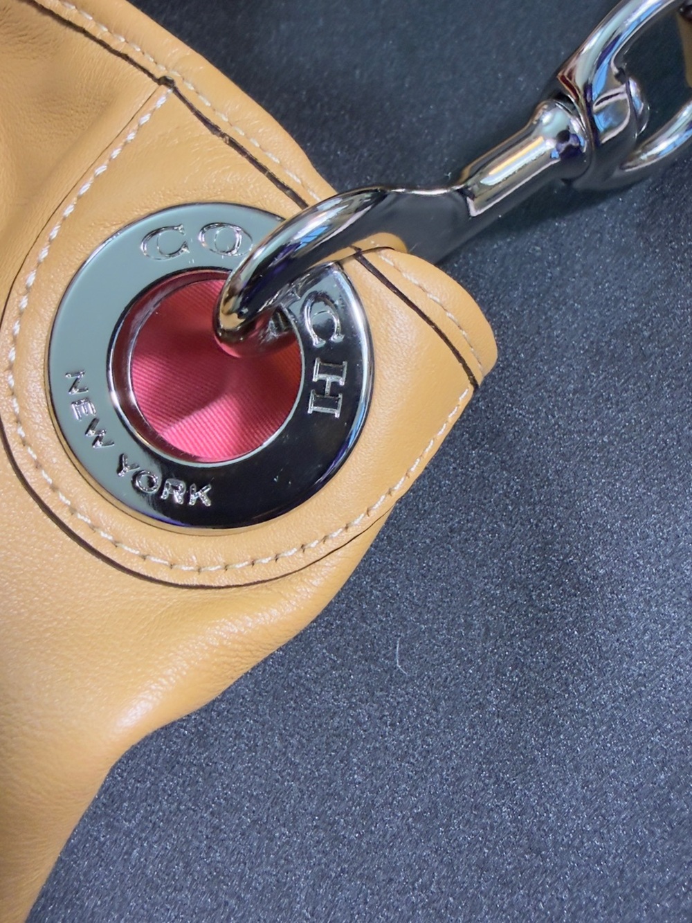 COACH Hadley Tan Leather Duffle Bag F27728 Vibrant Hot Pink Lining - Picture 10 of 13